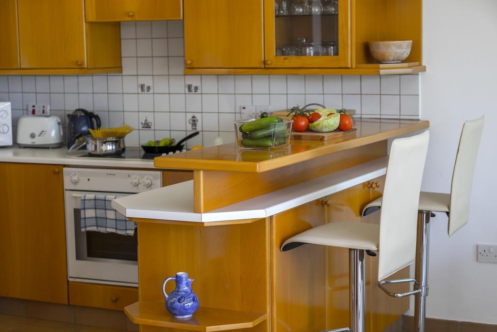 Protaras Beachfront Sirina Lina Suite 帕拉利米尼 外观 照片