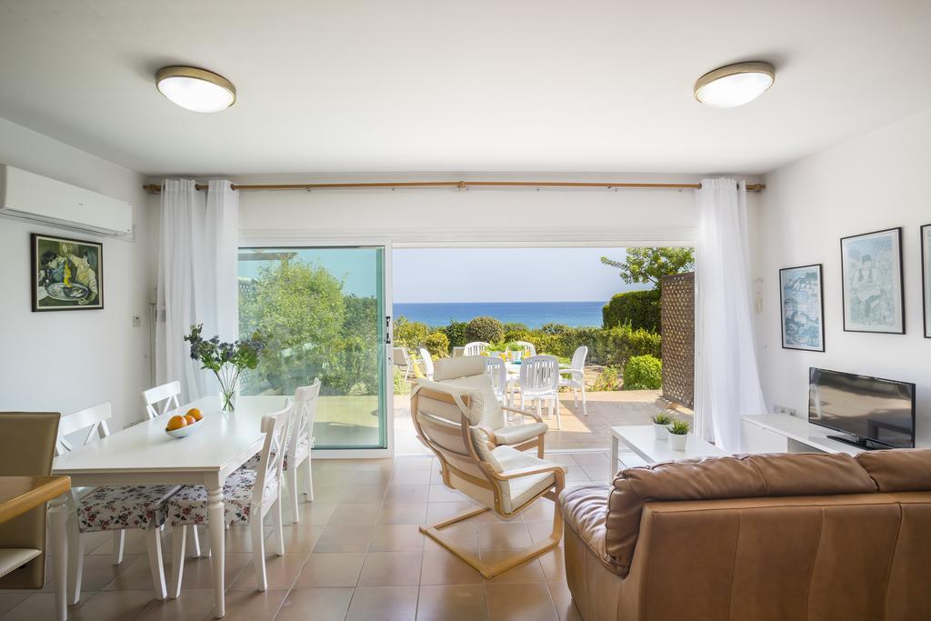 Protaras Beachfront Sirina Lina Suite 帕拉利米尼 外观 照片